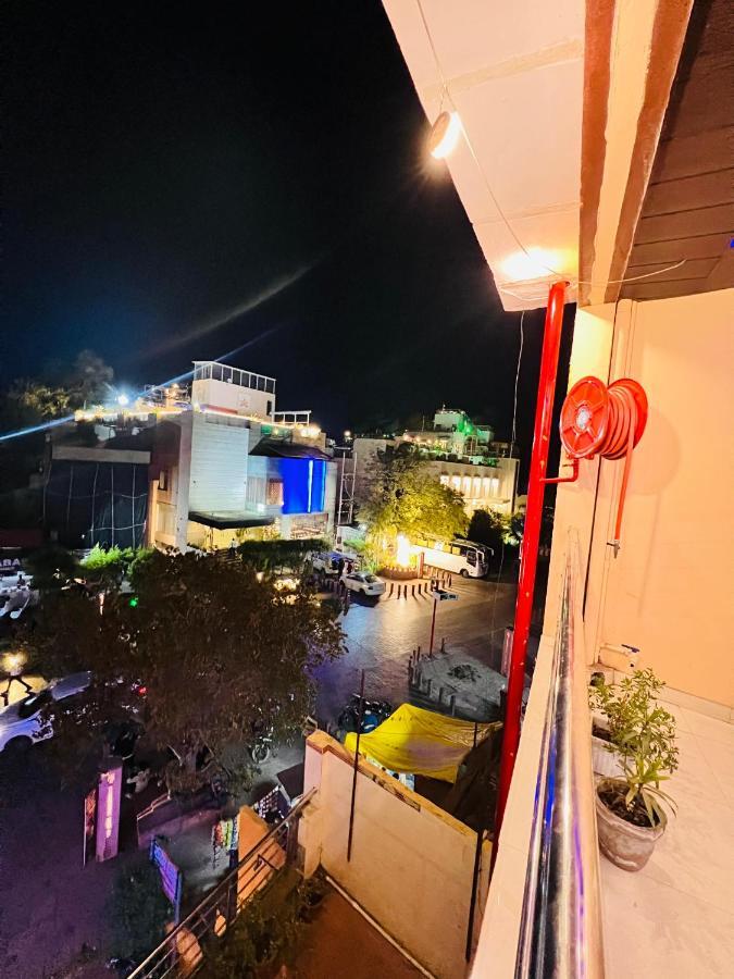 Hotel Rashmi Agra  Εξωτερικό φωτογραφία