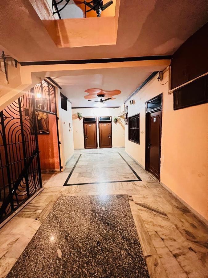 Hotel Rashmi Agra  Εξωτερικό φωτογραφία