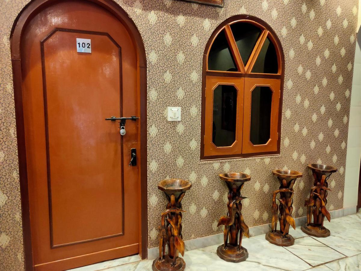 Hotel Rashmi Agra  Εξωτερικό φωτογραφία